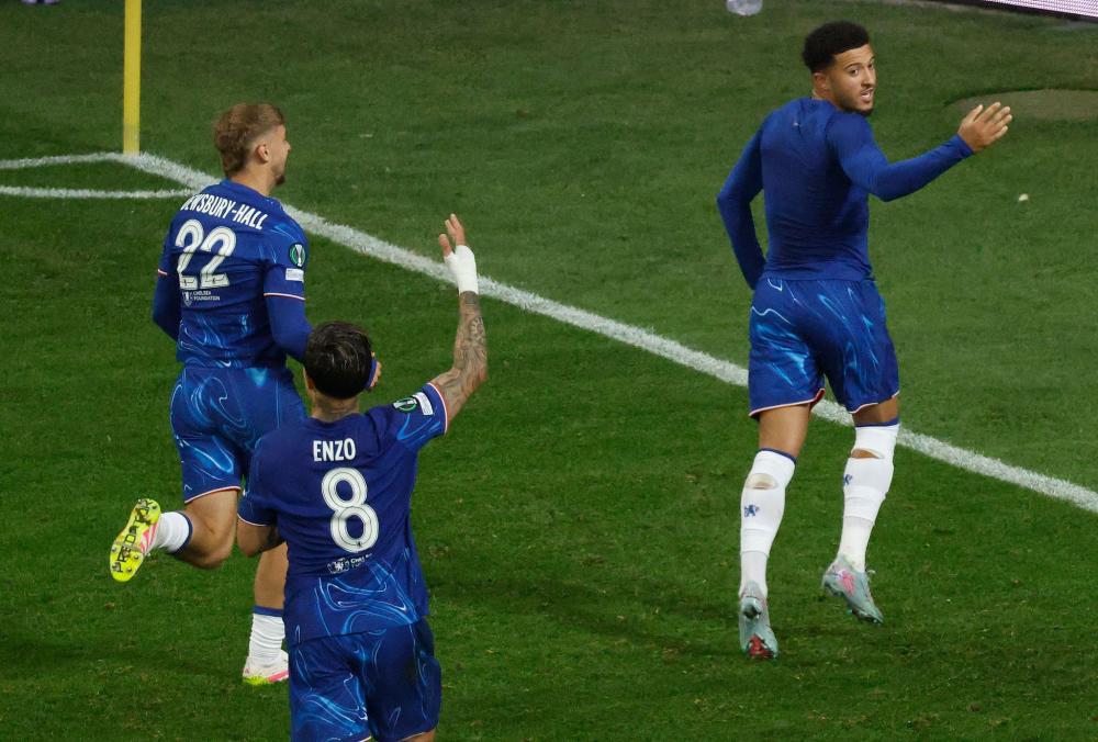 英超半场：B费破门，贝勒加德建功，狼队1-1曼联